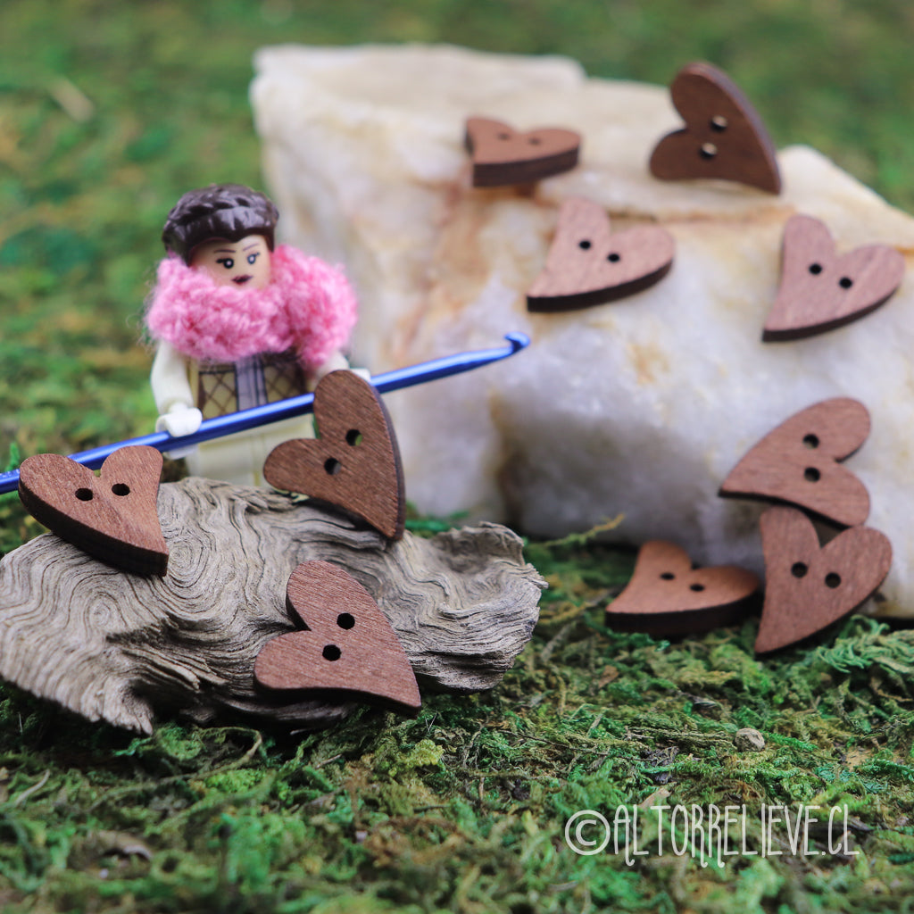 10 Botones de Madera Corazón Feliz - Altorrelieve.cl