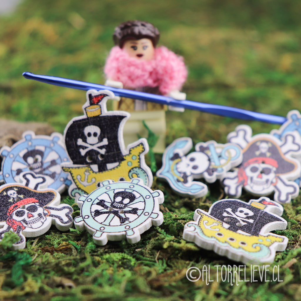10 Botones de Madera motivo Pirata