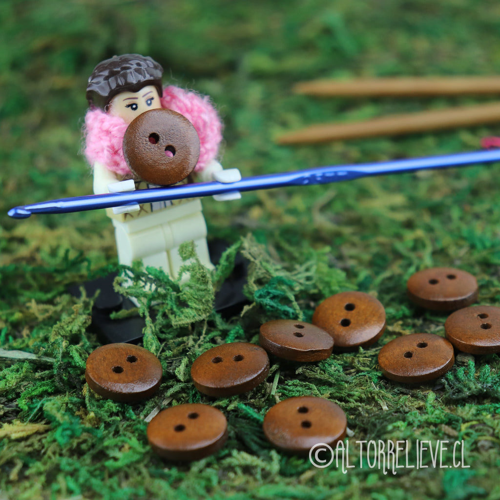 10 Botones de Madera Café Circular 13mm 2 perf.