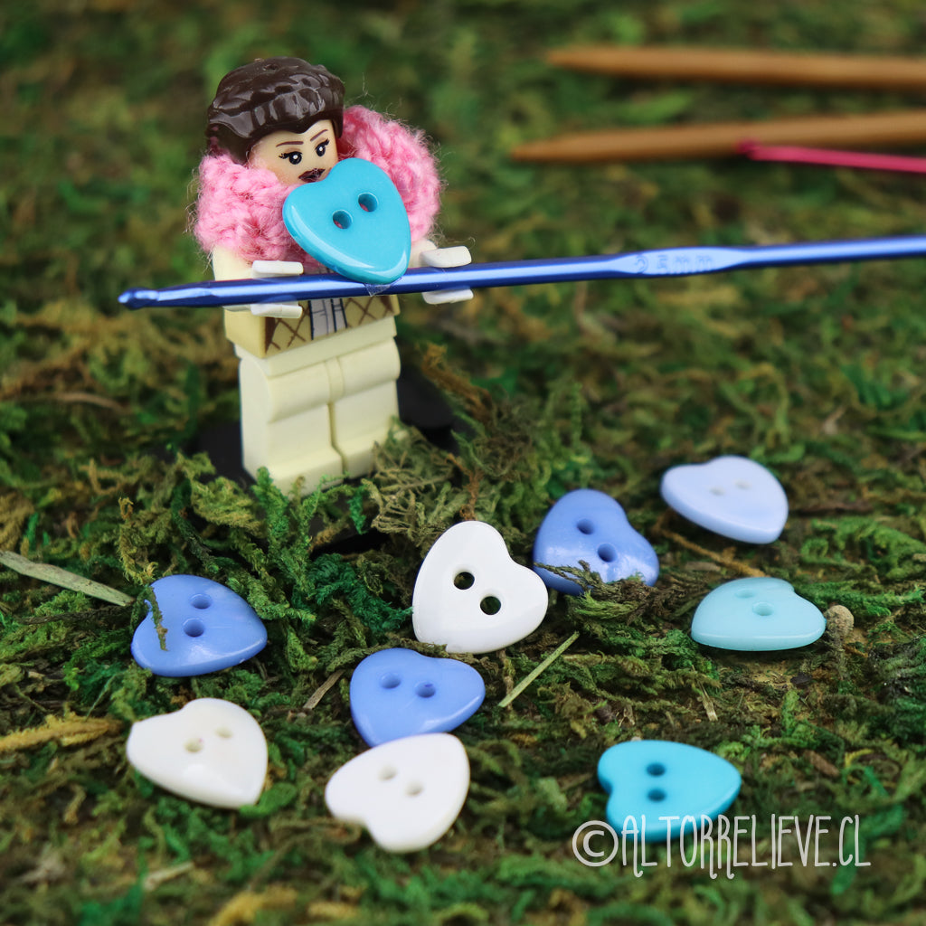 10 Botones Corazón de Colores Resina 13mm 2 perf.