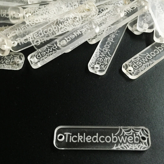 100 Etiquetas Acrílico Larga Rectangular - Dos Perforaciones - Etiquetas Acrílico - Altorrelieve Diseño