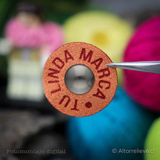 100 Etiquetas Gamuzina Remache Circular 2,5x2,5cm