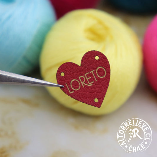 100 Etiquetas EcoCuero Corazón 2x2cm - Etiquetas EcoCuero - Altorrelieve Diseño