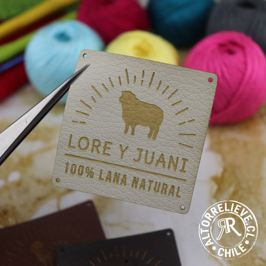 50/100 Etiquetas EcoCuero Cuadrada 4x4cm - Etiquetas EcoCuero - Altorrelieve Diseño