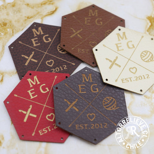 50/100 Etiquetas EcoCuero Hexagonal 5cm - Etiquetas EcoCuero - Altorrelieve Diseño