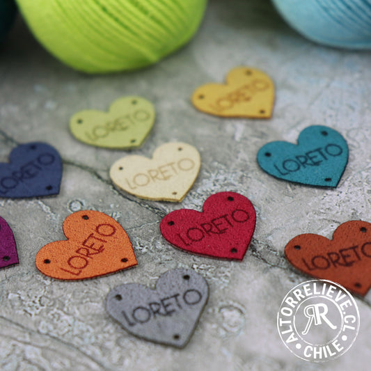 100 Etiquetas Gamuzina Corazón 2x2cm - Etiquetas Gamuzina - Altorrelieve Diseño