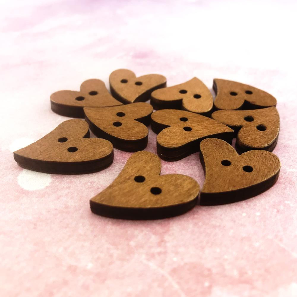10 Botones de Madera Forma Corazón Feliz - Botones - Altorrelieve Diseño